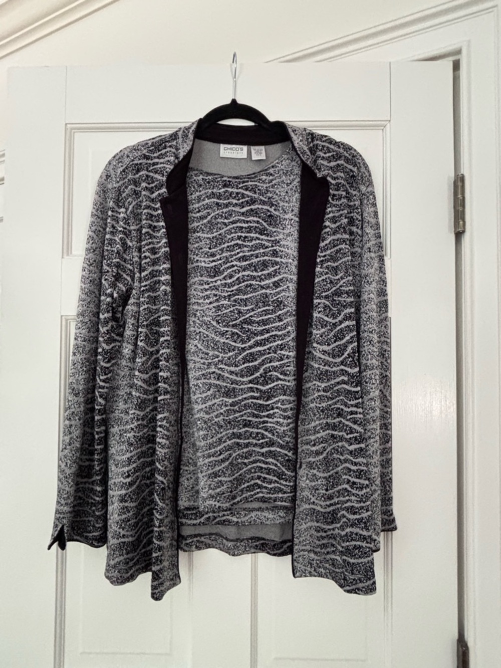 Chico’s Black & Gray Animal Print Tank & Cardigan Set – Large